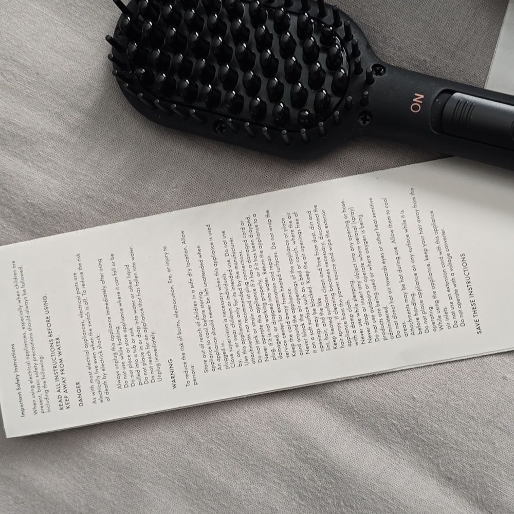Amika Black Mini Hair Straightening Brush - Picture 3 of 3